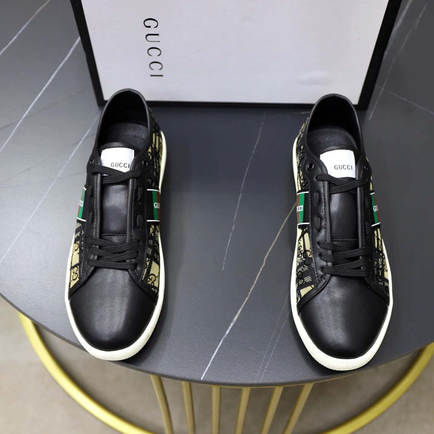 Ex-factory price: 400💰🙅‍♂️🙅‍♂️🙅‍♂️ Brand: GUCCI Standard code: 38-44 (45 customized) Grade: Same as the official website Material: Original material splicing Comfortable and breathable lining Lightweight and wear-resistant sports outsole Style category: Men's fashionable casual shoes Running sneakers Distinguished luxury brand elements Top luxury Color: actual picture color
